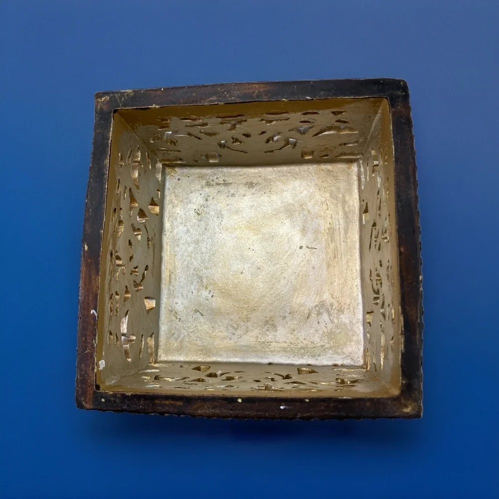 Vintage Resin Ornate Cut Leaf Carved Jewelry Trinket Box Lid Pedestal Home Decor